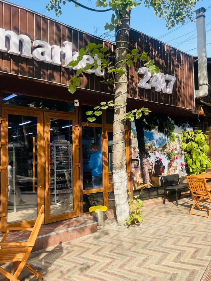 Уютная Квартира В Самом Сердце Алматы Almaty Exteriér fotografie
